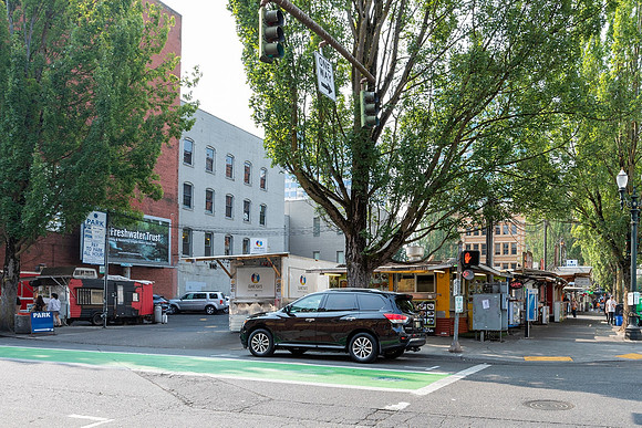 SW 4th Ave Portland area businesses