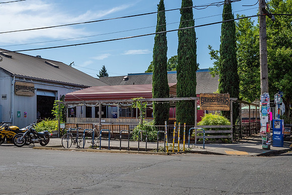 Mississippi Ave Businesses