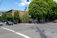 Mississippi Ave Businesses